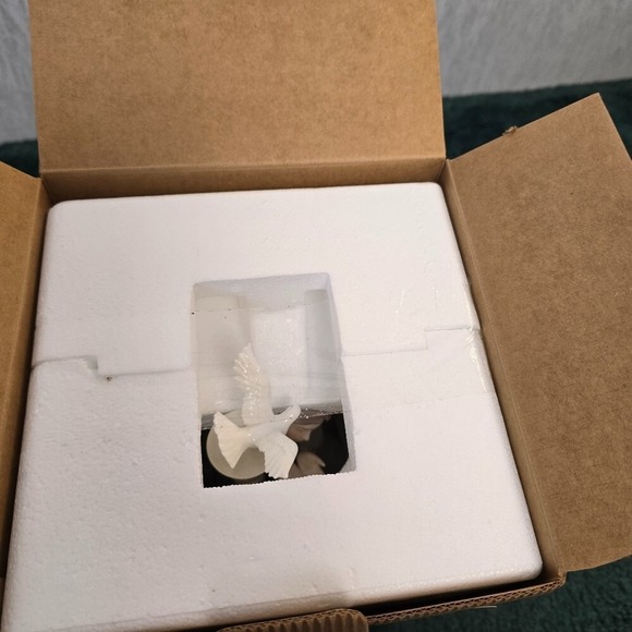 Porcelin Angel Grandeur Noel Collector Edition 2002 Christmas Holiday Decor NWOT - Picture 14 of 15